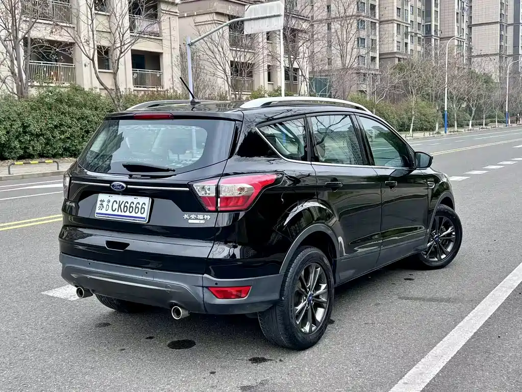 Kuga EcoBoost 180 2 WD Platinum Wing CN-V