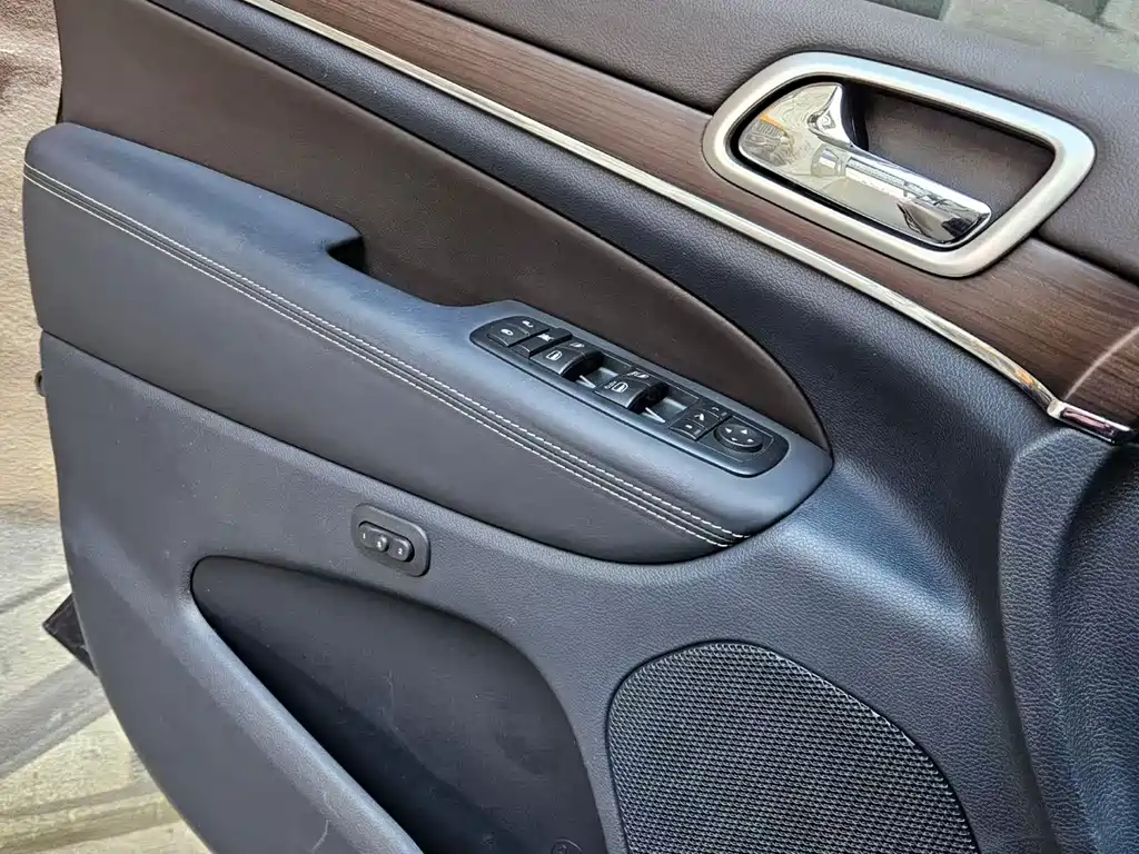 Grand Cherokee (Import) 3.6 L Luxury Navigation