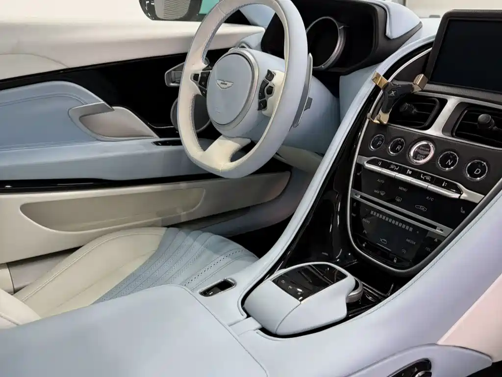 Aston Martin DB11 4.0 T V8