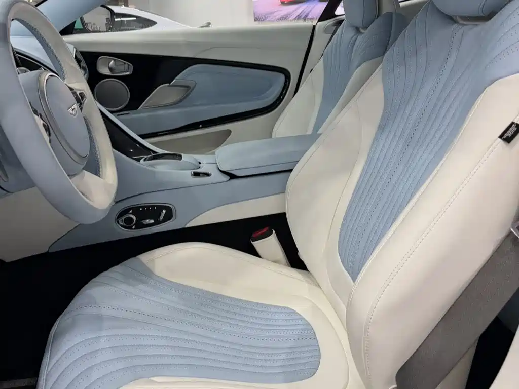 Aston Martin DB11 4.0 T V8
