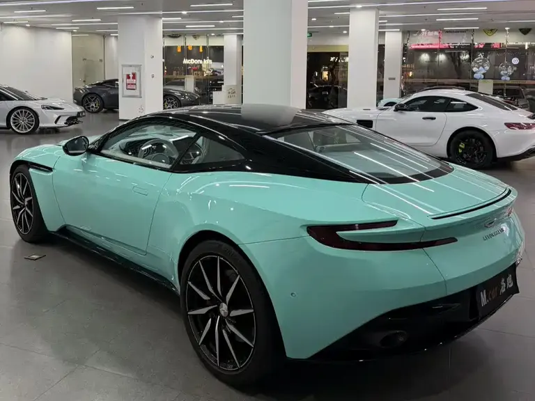 Aston Martin DB11 4.0 T V8