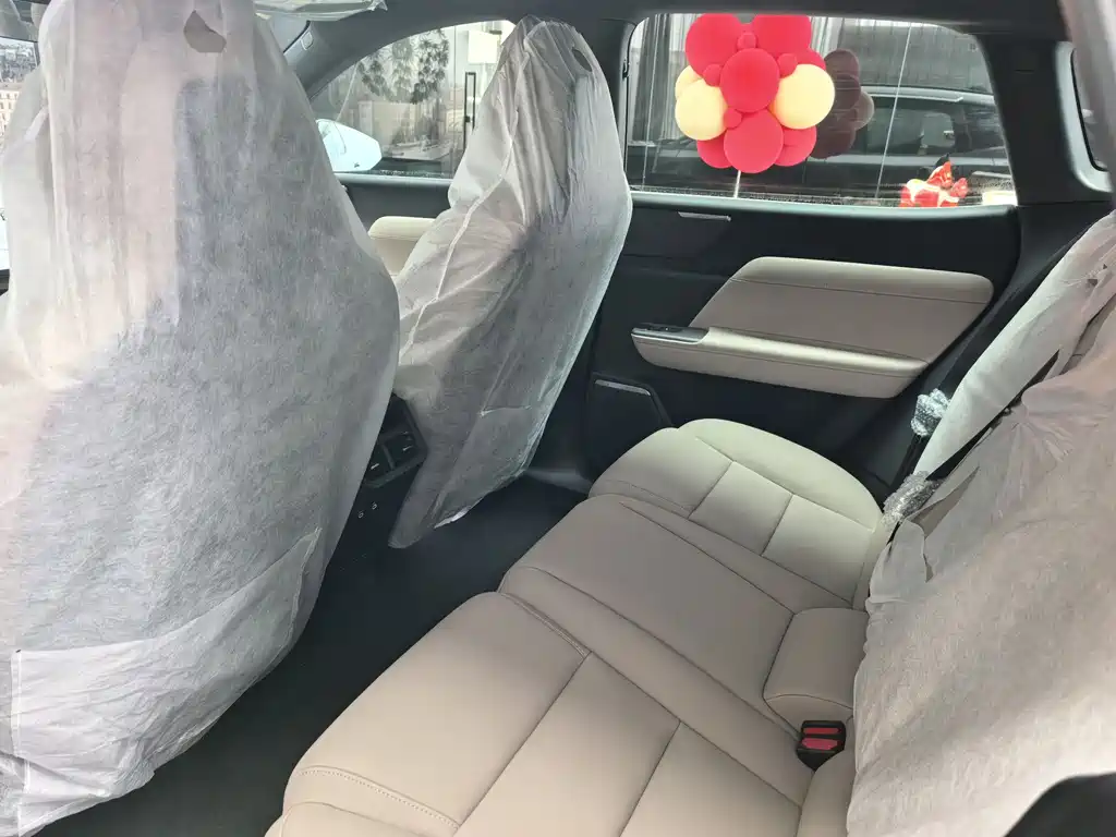Volvo XC70 PHEV 沃尔沃XC70插电式混动 2026款 四驱超长续航Core