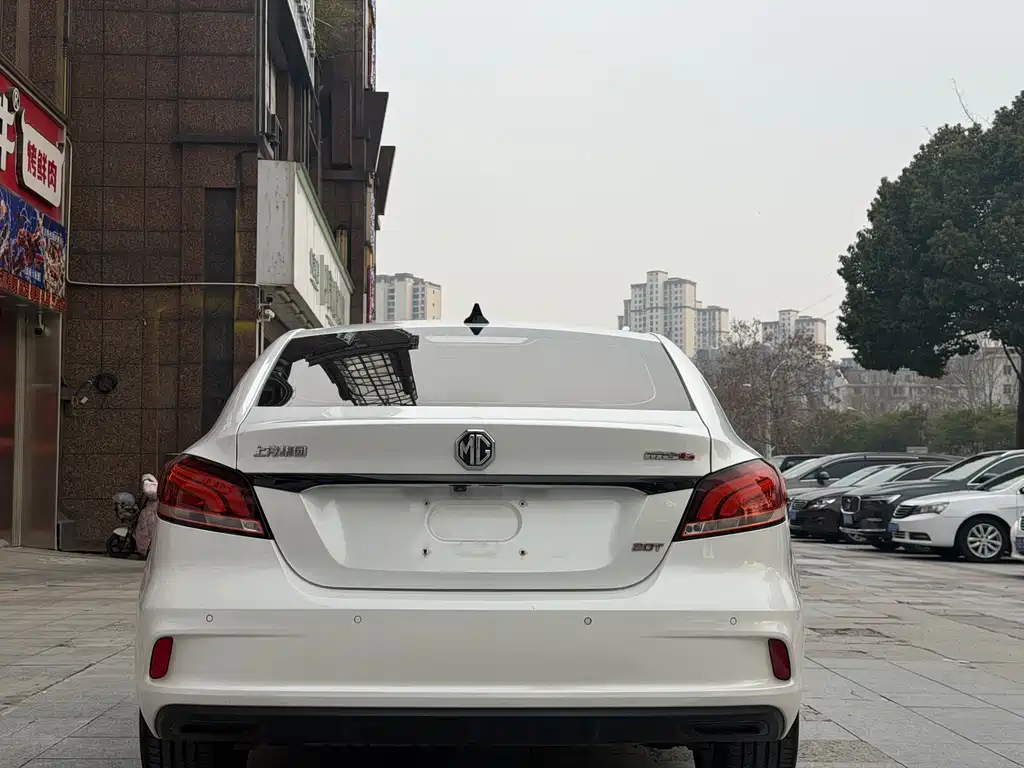MG6 20 T Auto Trophy Competition + Sport Racing Package