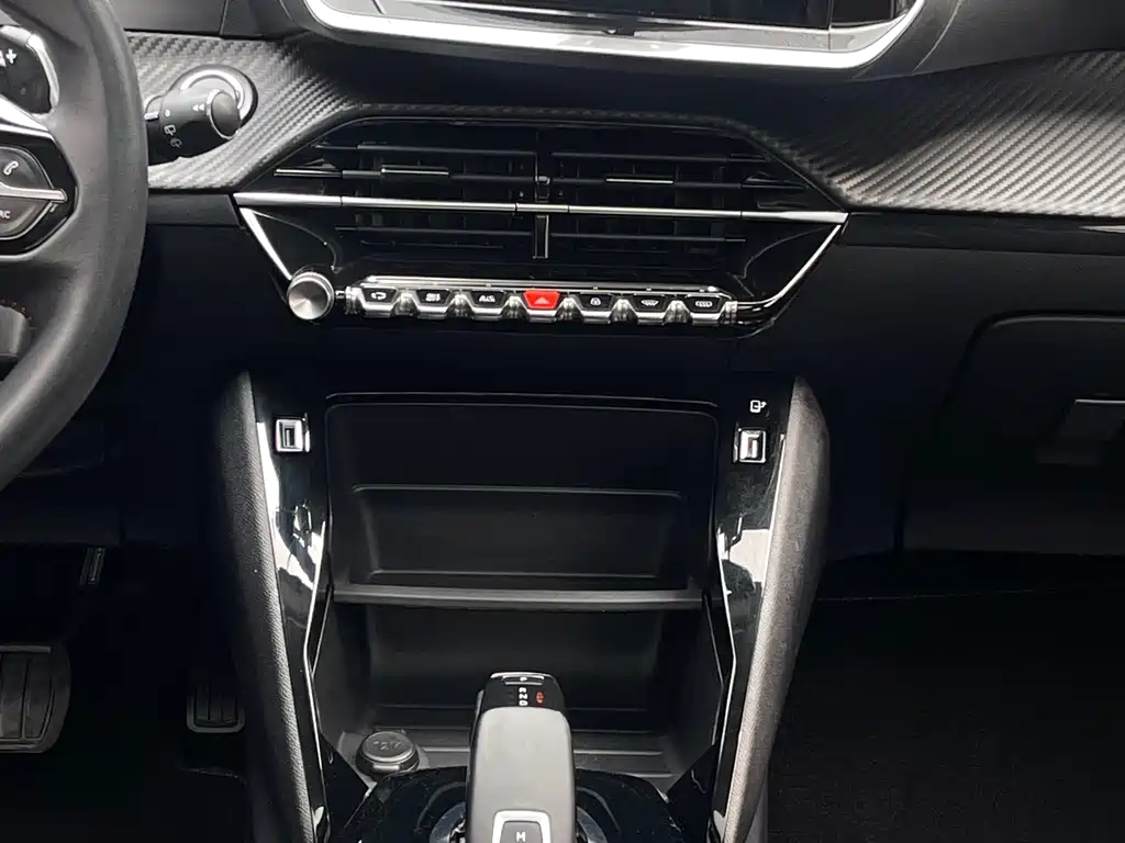 Peugeot 2008 2022 230 THP THE ONE