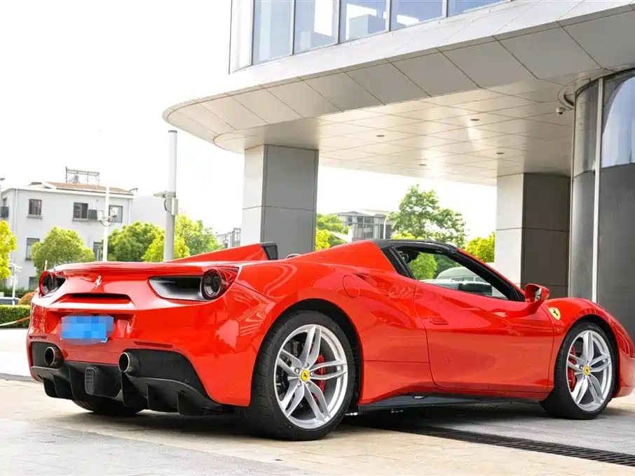 Ferrari 488 488 Spider
