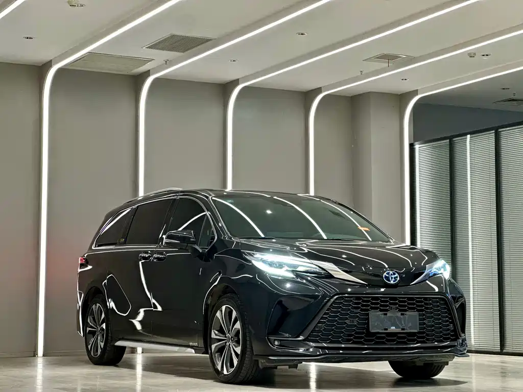 Granvia 2.5 L Hybrid Noble VIP