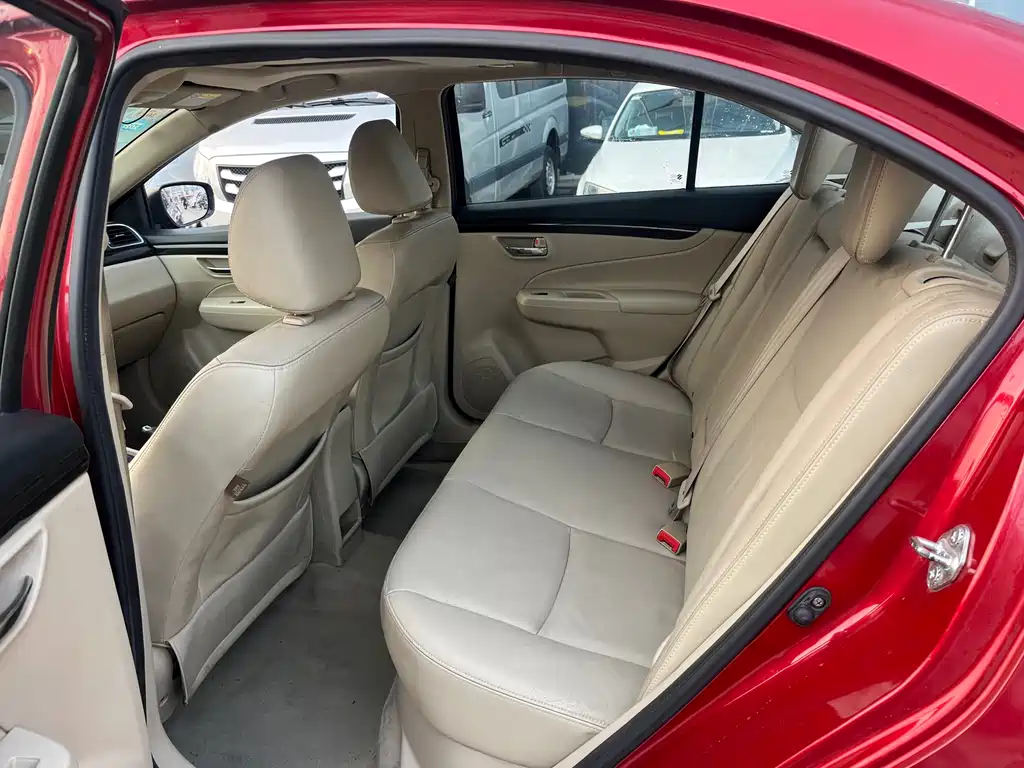 Alivio 1.6 L Auto Pleasure