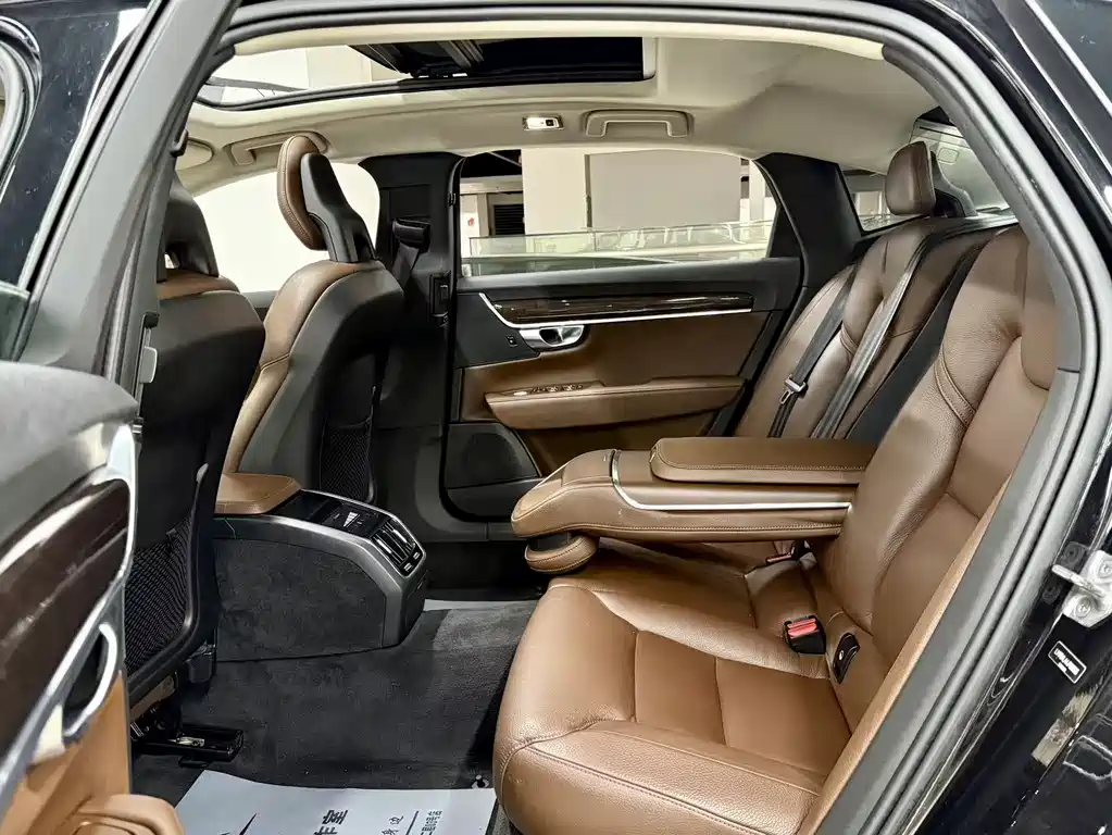 Volvo S90 T4 Smart Vision
