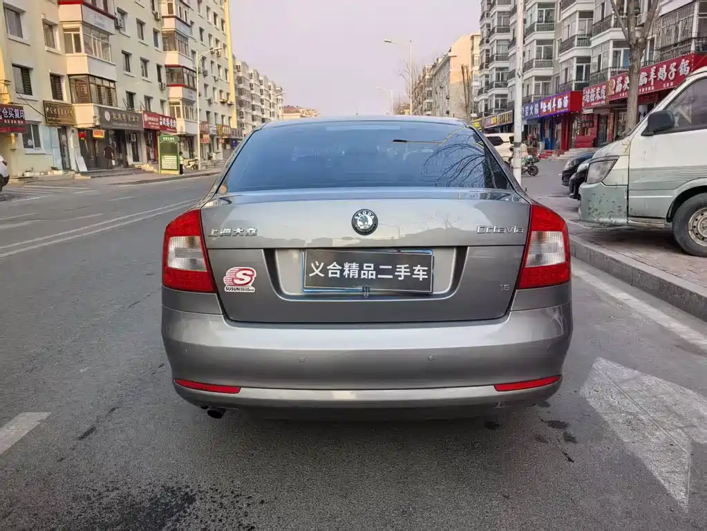 Octavia 1.6 L Auto Yijie