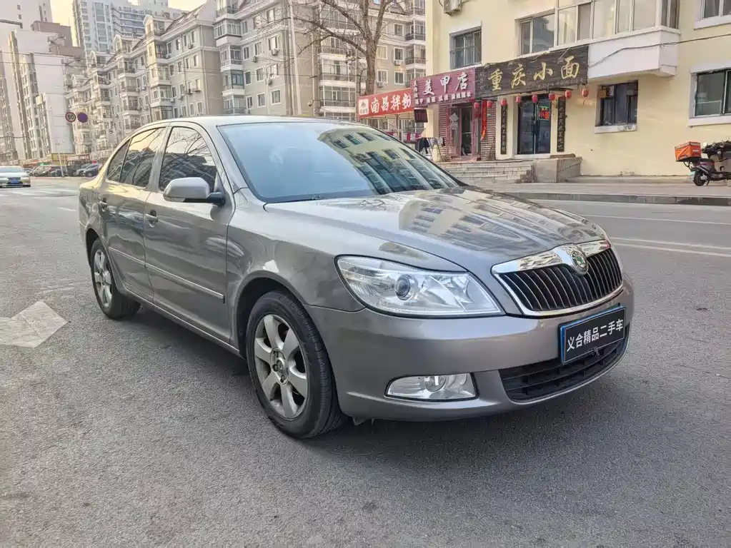 Octavia 1.6 L Auto Yijie