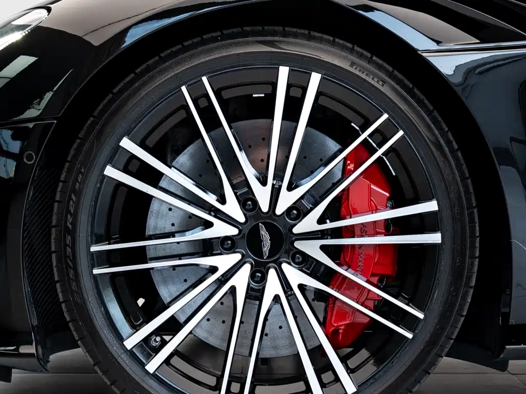 Aston Martin DBS 阿斯顿·马丁DBS 2022款 DBS Superleggera V12 Coupe