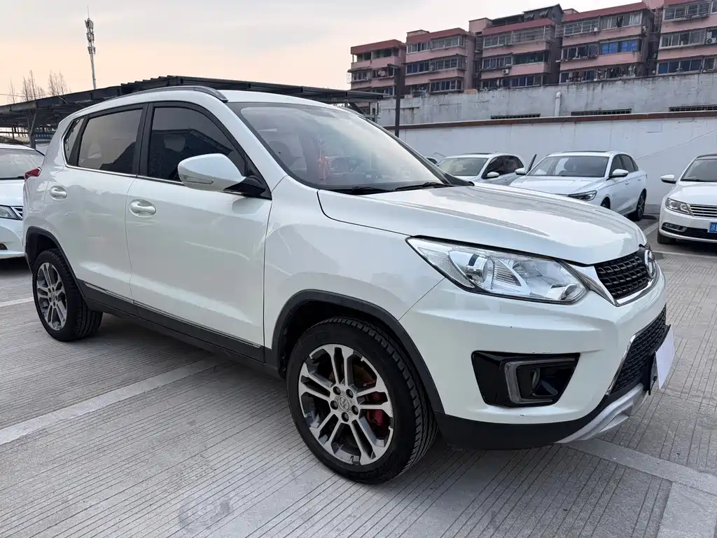 Senova X35 1.5 L Auto Luxury