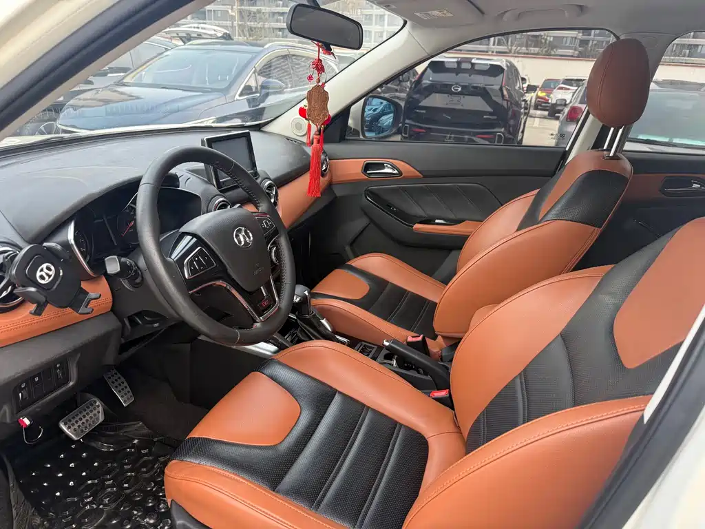Senova X35 1.5 L Auto Luxury
