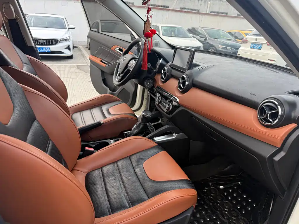 Senova X35 1.5 L Auto Luxury