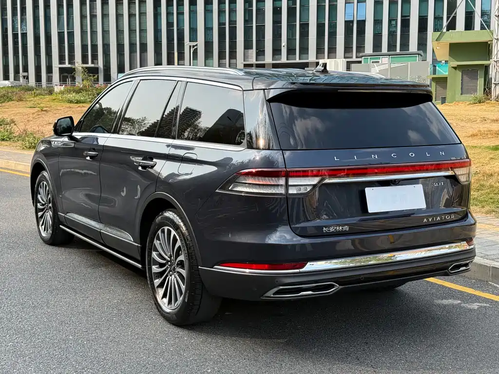 Aviator 3.0 T V6 4 WD Graceful