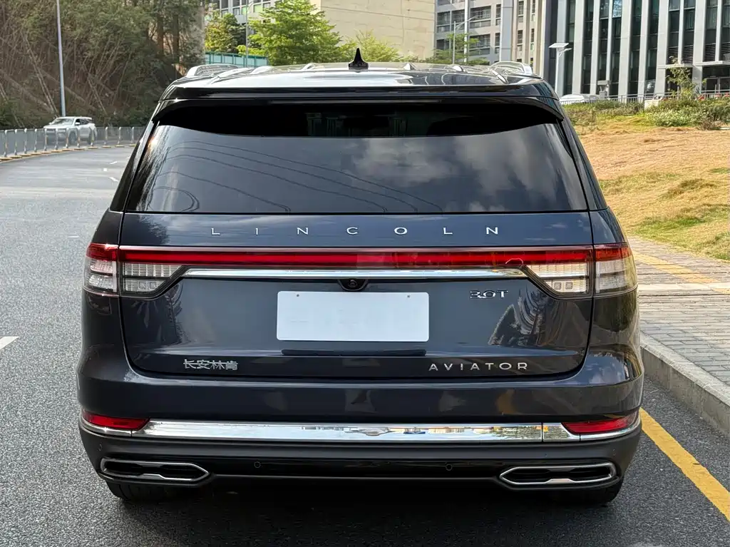 Aviator 3.0 T V6 4 WD Graceful