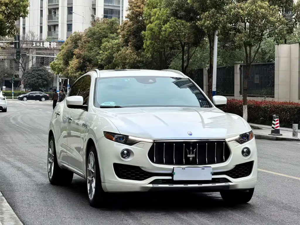 Levante 3.0 T S Standard