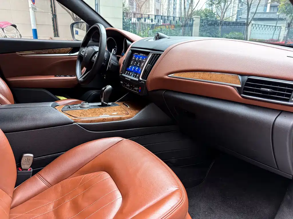 Levante 3.0 T S Standard