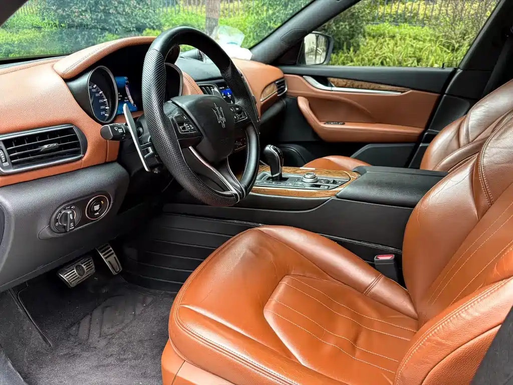 Levante 3.0 T S Standard