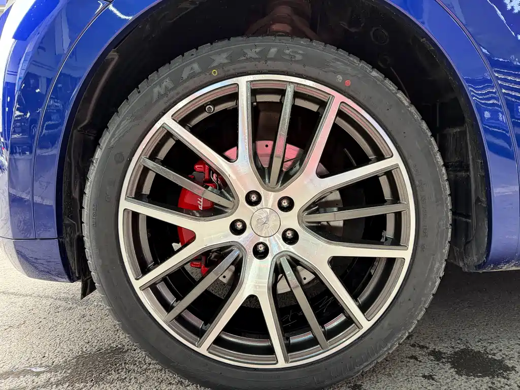 Levante 3.0 T Standard