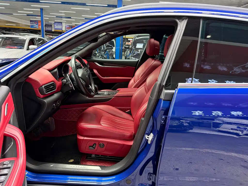Levante 3.0 T Standard