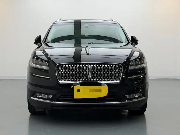Lincoln Nautilus 2.7 T 4 WD Honor Shine