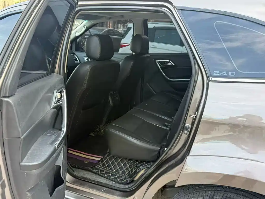 Yusheng S350 驭胜S350 2014款 2.4 T 自动四驱柴油豪华天窗版5座