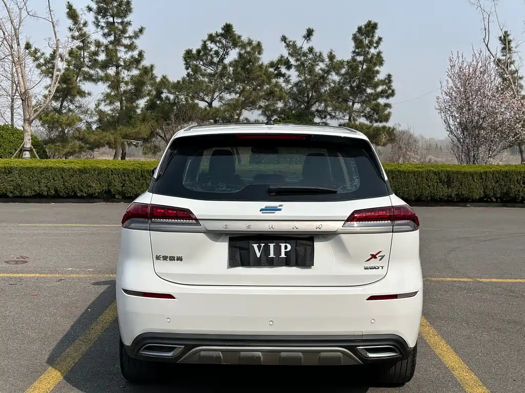 Changan Oshan X7 1.5 T Auto Luxury