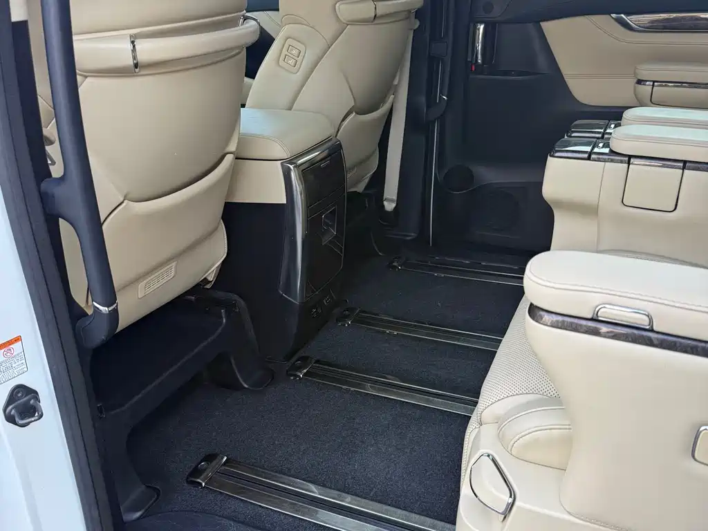 Alphard 3.5 L Distinguished
