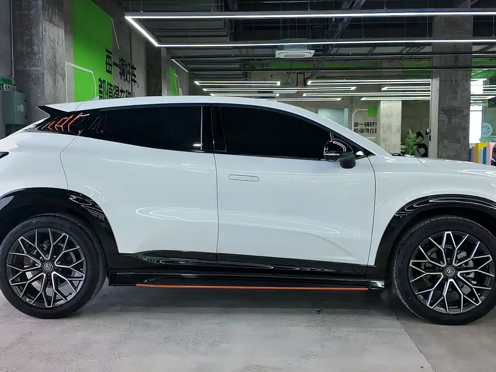 Changan UNI-T 1.5 T Distinguished