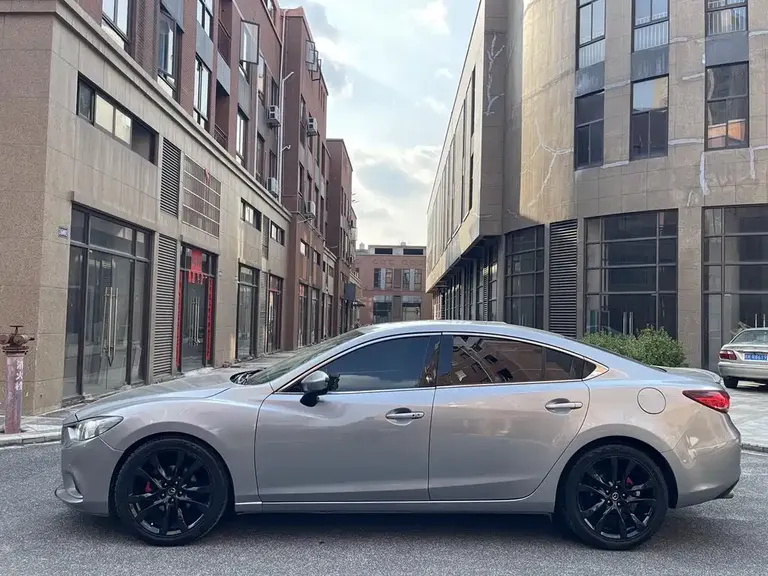 Mazda Atenza 2.5 L Blue Sky Supreme