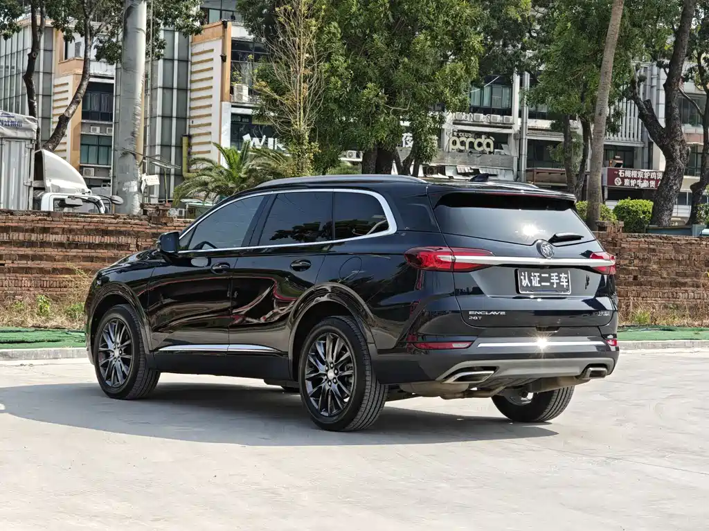 Enclave 28 T 2 WD Distinguished