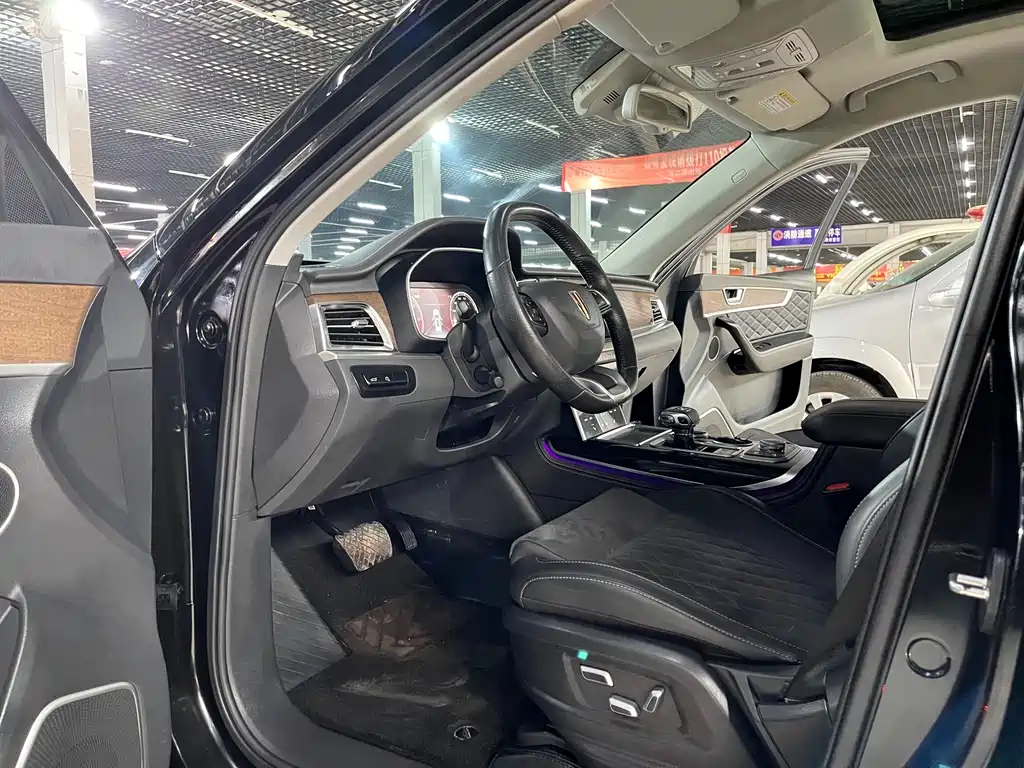 Hongqi HS7 2.0 T DCT 2 WD Connected Flagship Enjoyment 5-seat
