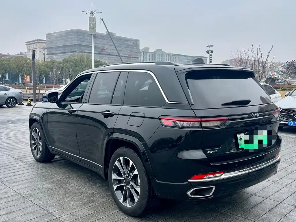 Grand Cherokee 4 xe (Import) 大切诺基4 xe进口 2023款 4 xe 远峰版