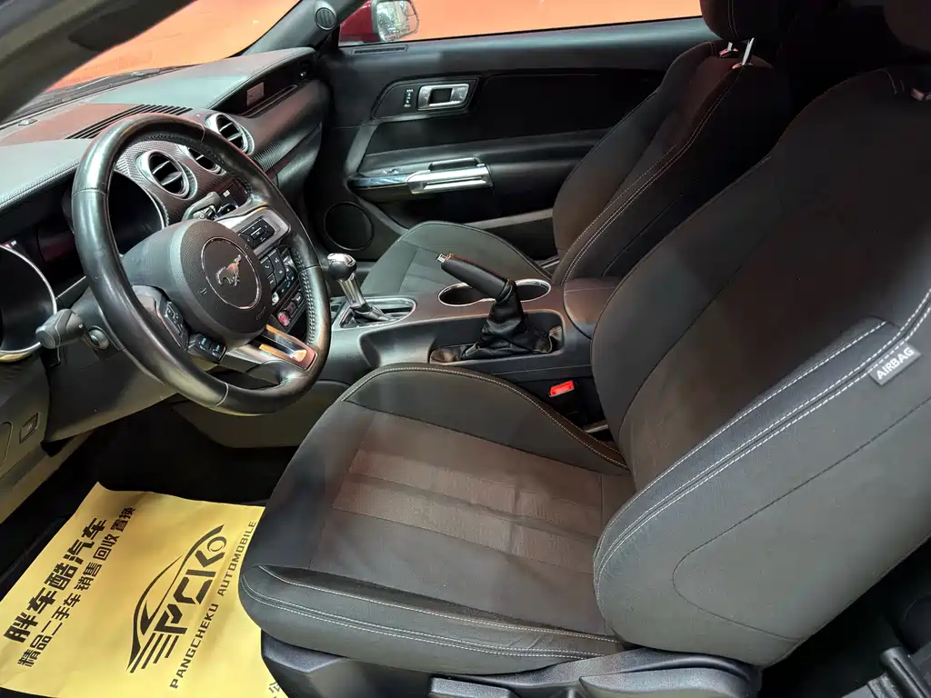 Mustang 2.3 L EcoBoost Dark Knight Sport