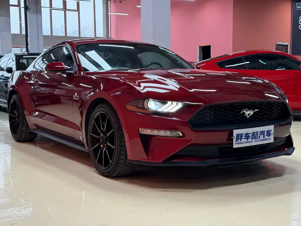 Mustang 2.3 L EcoBoost Dark Knight Sport