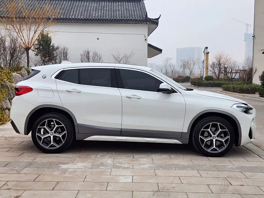 BMW X2 (Import) sDrive20 i M Offroad Package CN-VI