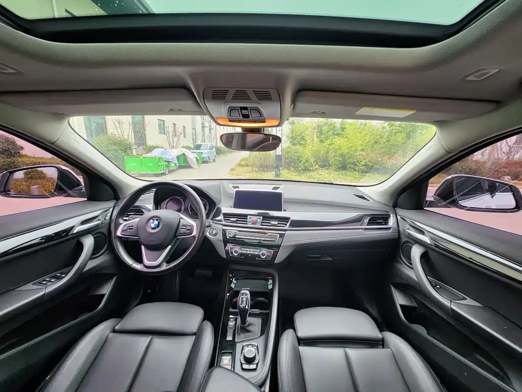 BMW X2 (Import) sDrive20 i M Offroad Package CN-VI