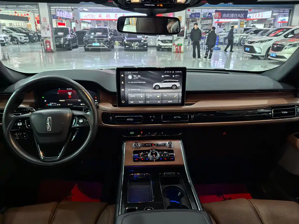 Aviator 3.0 T V6 4 WD Executive