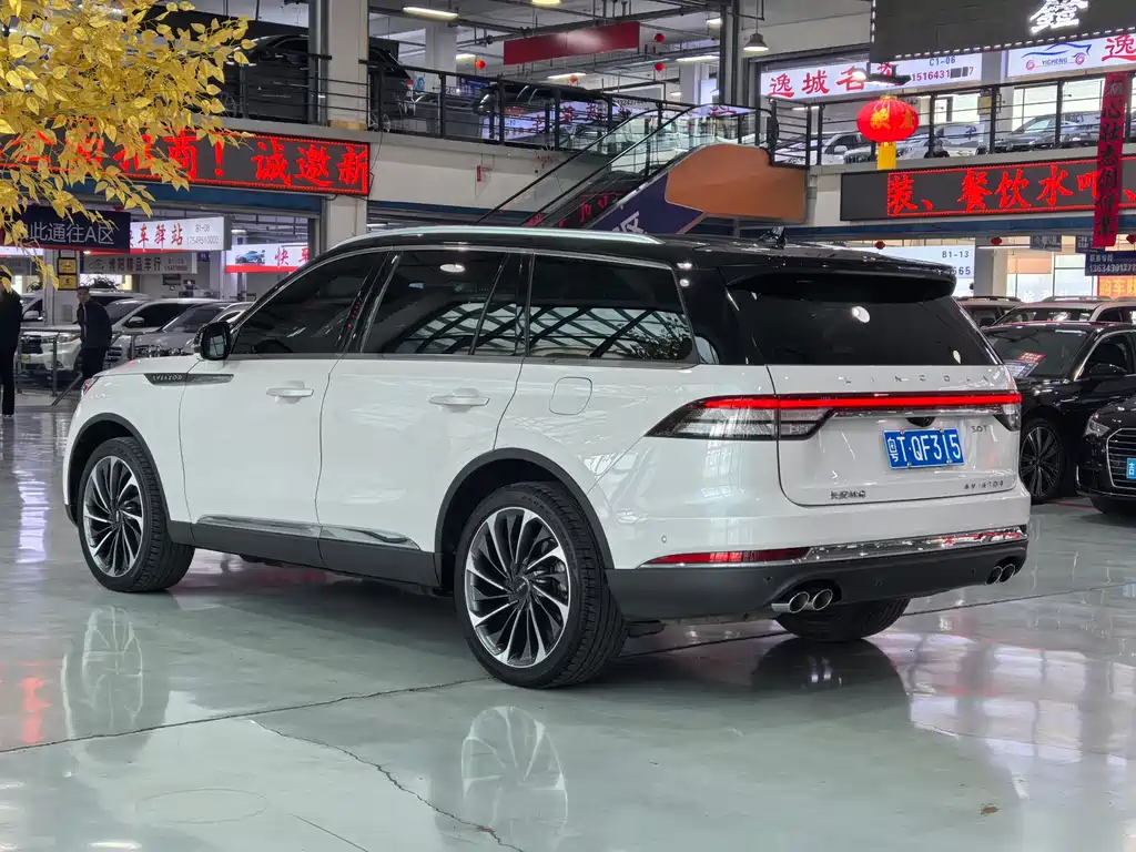 Aviator 3.0 T V6 4 WD Executive