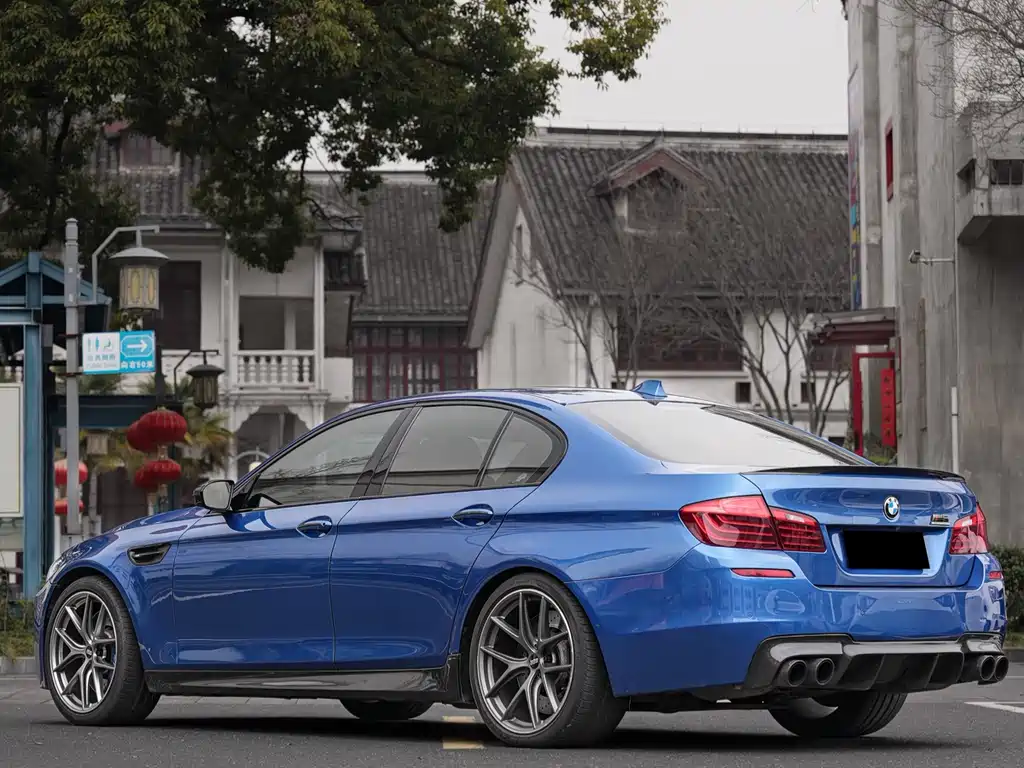 BMW M5