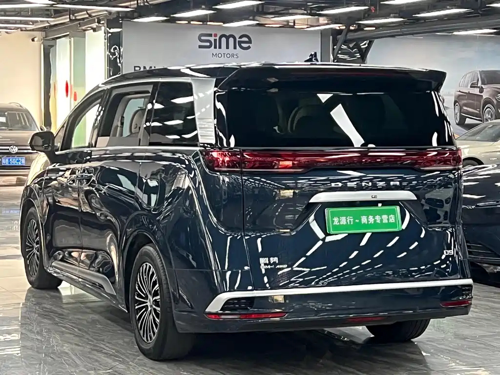 Denza D9 DM-i 970 4 WD Flagship