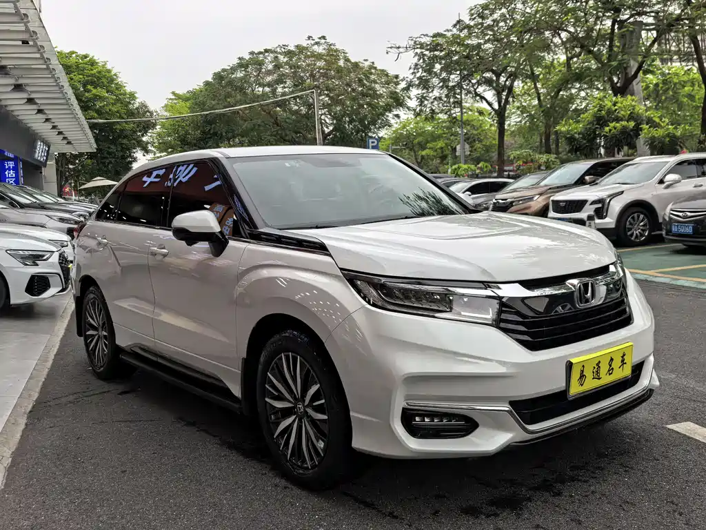 Avancier 370 TURBO 2 WD Luxury