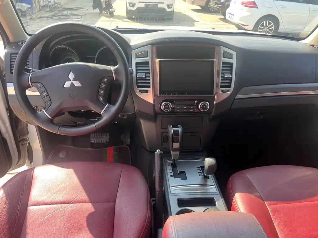 Pajero (Import) 3.0 L Auto Standard CN-V