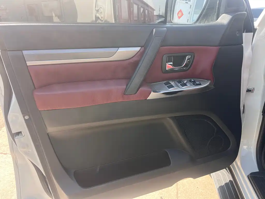 Pajero (Import) 3.0 L Auto Standard CN-V