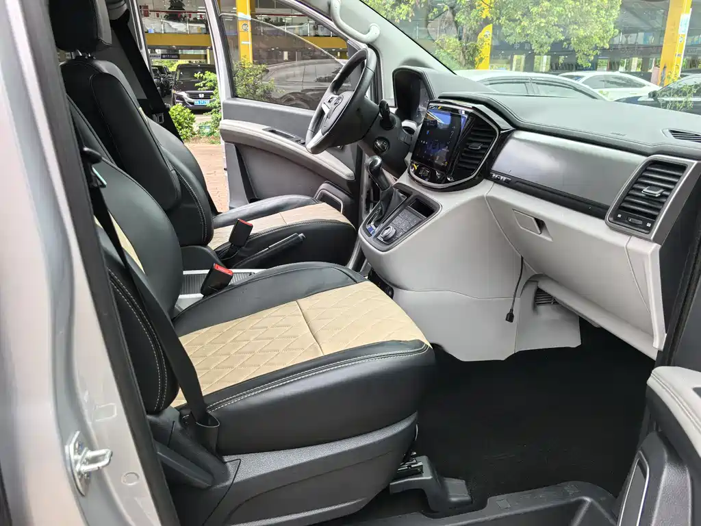 Refine M4 2.0 TGDI Auto Business Travel