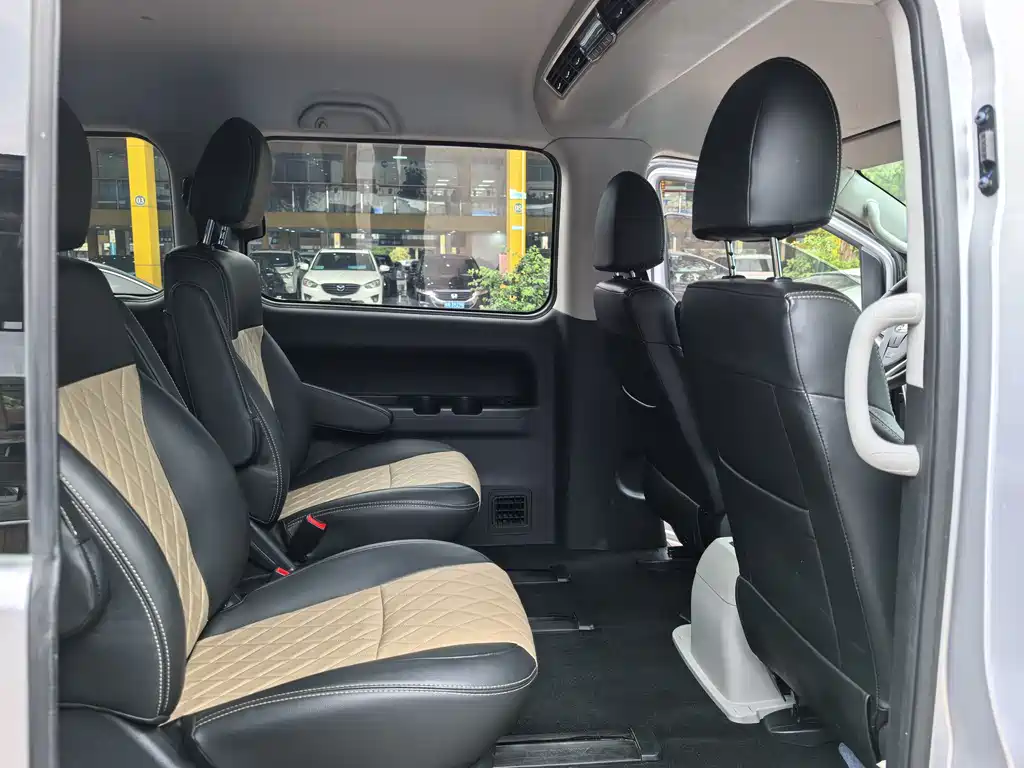 Refine M4 2.0 TGDI Auto Business Travel