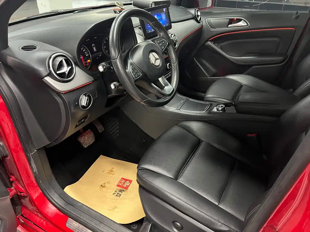 Mercedes-Benz B-Class 奔驰B级 2016款 B 200 臻藏版
