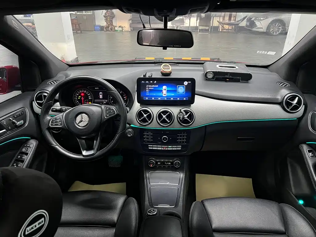 Mercedes-Benz B-Class 奔驰B级 2016款 B 200 臻藏版