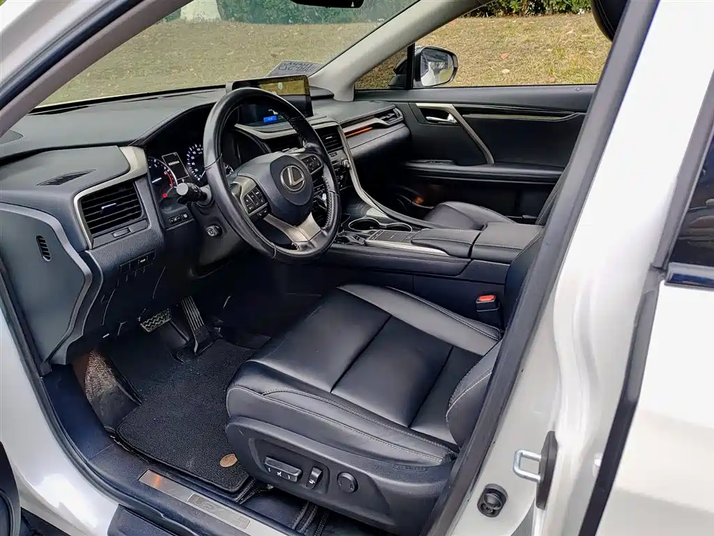 Lexus RX Facelift 300 2 WD Elite